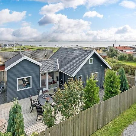 Skon Feriebolig Med Havudsigt I Naturskont Omrade Munkebo Exterior photo