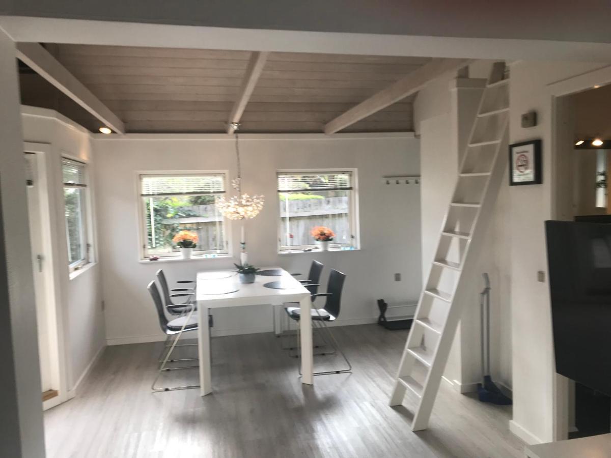 Skon Feriebolig Med Havudsigt I Naturskont Omrade Munkebo Exterior photo