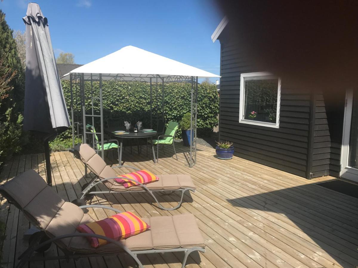 Skon Feriebolig Med Havudsigt I Naturskont Omrade Munkebo Exterior photo