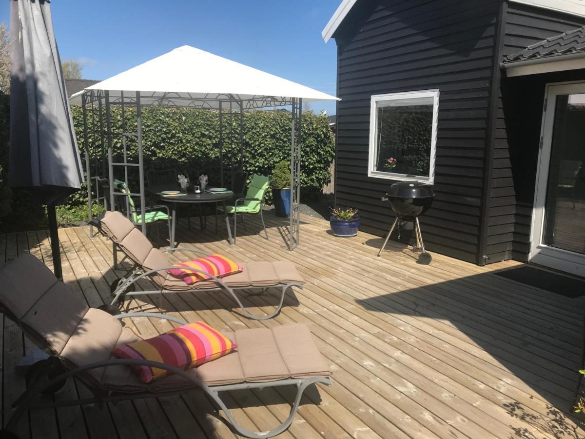 Skon Feriebolig Med Havudsigt I Naturskont Omrade Munkebo Exterior photo
