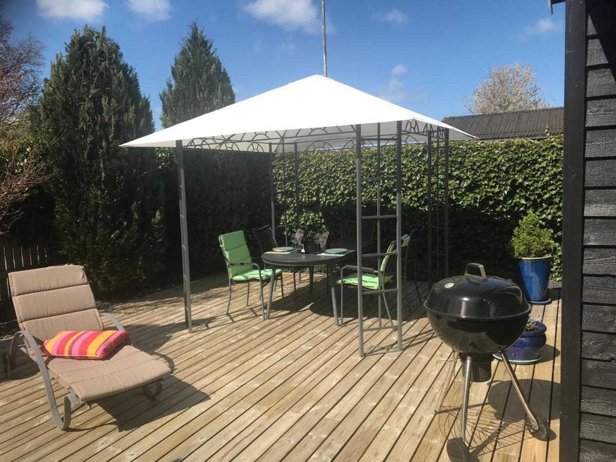 Skon Feriebolig Med Havudsigt I Naturskont Omrade Munkebo Exterior photo