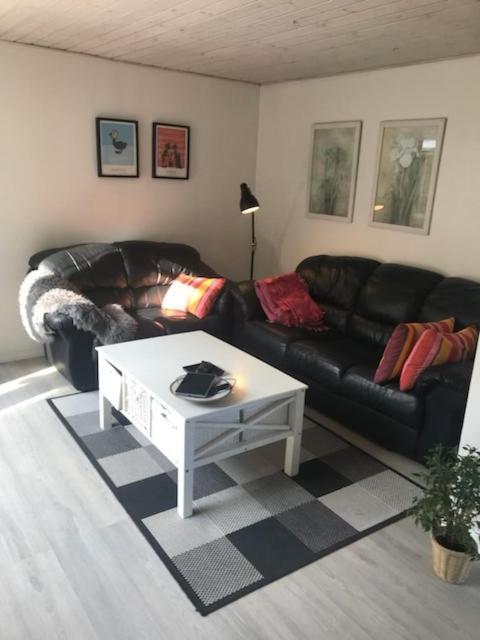 Skon Feriebolig Med Havudsigt I Naturskont Omrade Munkebo Exterior photo
